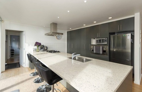 Coopers Beach Apartment | Executive Accommodation with World Class Views