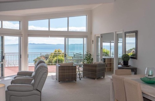 Coopers Beach Apartment | Executive Accommodation with World Class Views