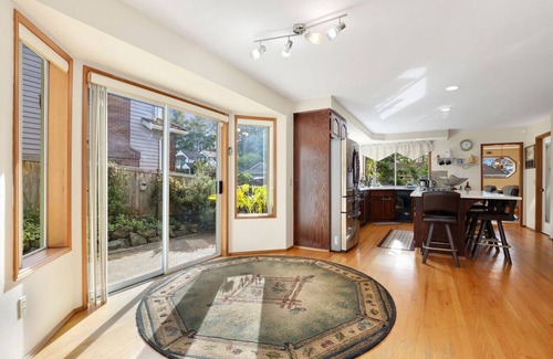 Federal Way House | Executive English Tutor Close to the Airport