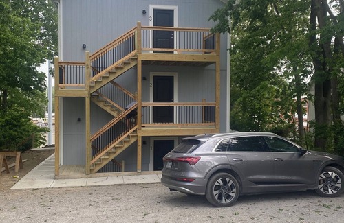 Atchison Apartment | Executive Penthouse Apartment the perfect place to call home!