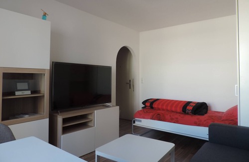 Sindelfingen Apartment | Executive Studio Apartment - 2 minutes walking distance from Daimler