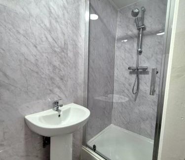 Derby Apartment | Executive Studio - Modern Comfort in Derby # 6