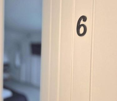 Derby Apartment | Executive Studio - Modern Comfort in Derby # 6