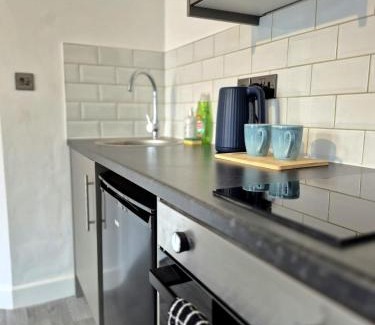 Derby Apartment | Executive Studio with Luxe Touches & Comfy Bed # 5