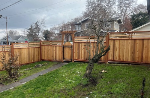 The Dalles House | Executive Style Comfort with AC, WiFi in The Dalles
