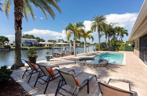 St. Petersburg - Clearwater House | Executive Waterfront (Sailboat Water) Home on Tampa Bay