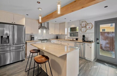 Galindo House | Existential Bliss in the heart of eclectic south Austin; close to all things ATX