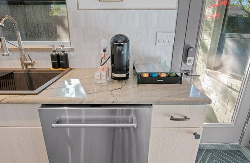 Galindo House | Existential Bliss in the heart of eclectic south Austin; close to all things ATX