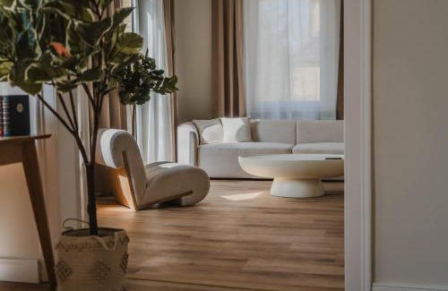 Oststadt/Stadtfeld Apartment | Exklusive Jugendstil-Residenz im Philosophenviertel - privater Parkplatz - Balkon