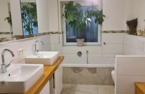 Neckarweihingen Apartment | Exklusive Wohnung mit herrlicher Terrasse und Garten