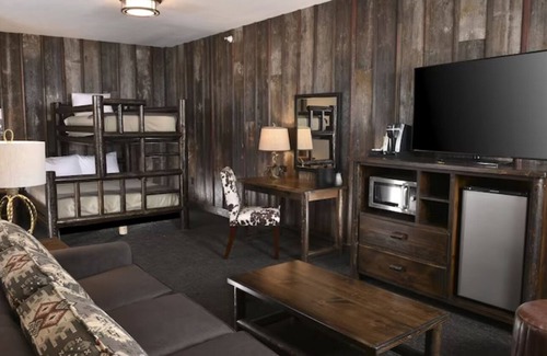 Broken Arrow Hotel | Expanded King Bunk Bed, Stoney Creek Tulsa, Room for All! | 2 Units