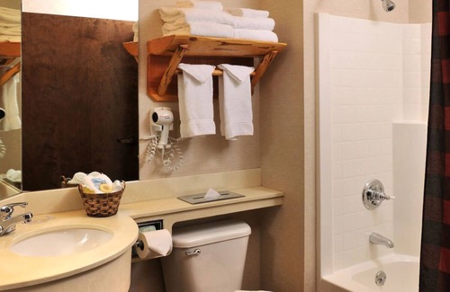 St. Joseph Hotel | Expanded King, Stoney Creek St. Joseph, Heated Pool