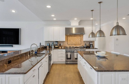 Bridgehampton House | Expansive Bridgehampton Estate on almost 3 acres, Private Pool and Tennis,.