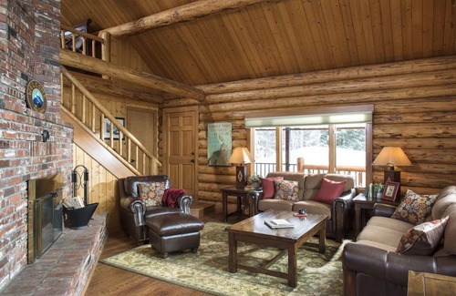 West Glacier Cabin | Expansive Log Home Lodge with Resort Amenities