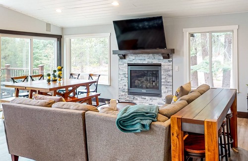 North Upper Truckee House | Expansive Mountain-View Gem on Serene Half-Acre | Near Skiing, Golf & Beaches