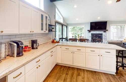 North Upper Truckee House | Expansive Mountain-View Gem on Serene Half-Acre | Near Skiing, Golf & Beaches