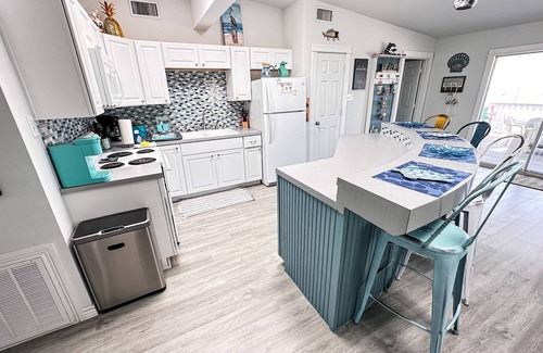 Surfside Beach House | Expansive ocean views from double decks, just steps to beach