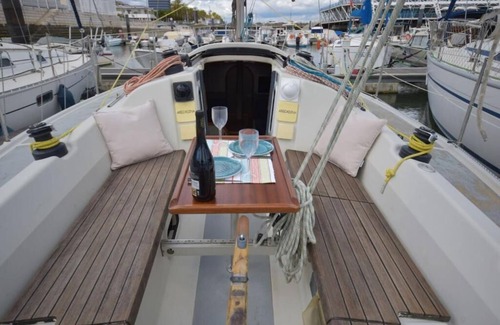 Parque das Nacoes Boat Rental | Experience a Unique Stay in Lisbon