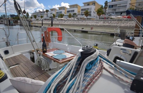 Parque das Nacoes Boat Rental | Experience a Unique Stay in Lisbon
