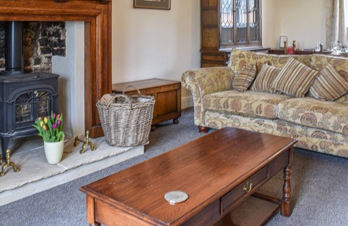 Darlington Cottage | Experience countryside living in this spacious farmhouse, a great place to bring all the family.