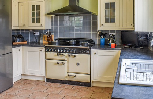 Darlington Cottage | Experience countryside living in this spacious farmhouse, a great place to bring all the family.