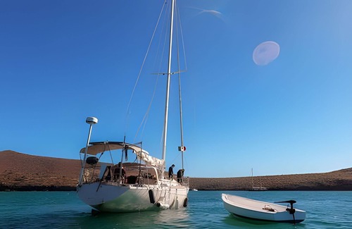 La Paz Boat Rental | Experience La Paz on a Classic Sailboat