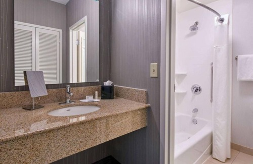 Eden Prairie Hotel | Experience Maximum Comfort! Spacious Unit, Indoor Pool, Pets Allowed with Fee
