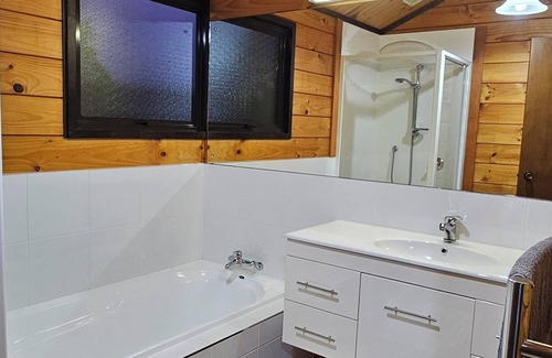 Pukekohe House | Experience nature at it's finest!