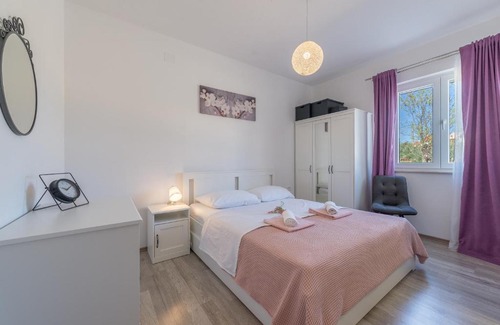 Tinj House | Experience only the best - house Kamber