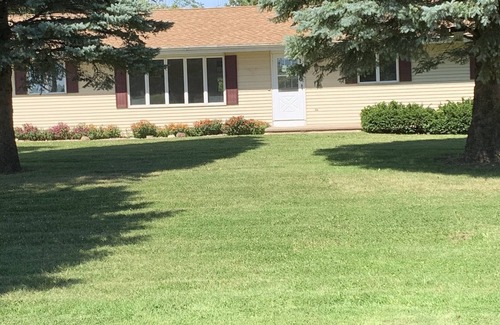 Oshkosh House | Experience Oshkosh charm near EAA Aviation Museum