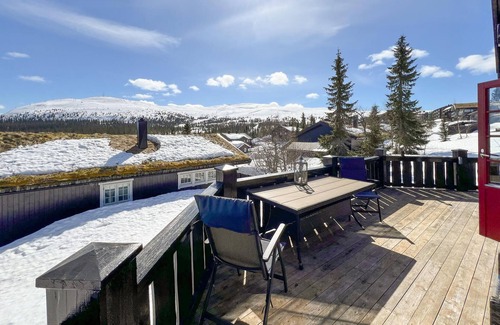 Mælem House | Experience peace and nature in a holiday home with mountain views and sauna.