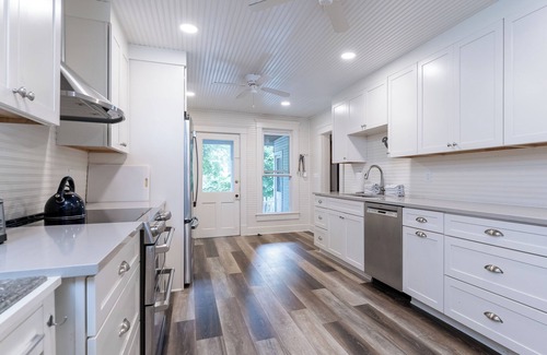 Ottawa Beach House | Experience spacious comfort at Pavillion Paradise - Pet Friendly