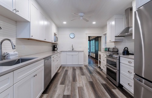 Ottawa Beach House | Experience spacious comfort at Pavillion Paradise - Pet Friendly
