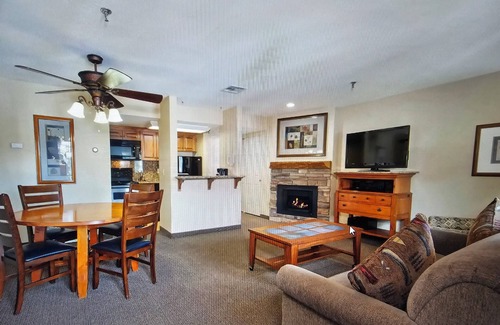 Tahoe Village Resort | Experience Tahoe's Ski Scene at Holiday Inn Club Vacations Tahoe Ridge Resort