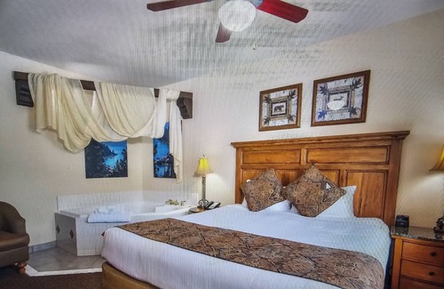 Tahoe Village Resort | Experience Tahoe's Ski Scene at Holiday Inn Club Vacations Tahoe Ridge Resort