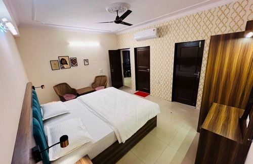 Jaipur Apartment | "Experience the Authenticity of Jaipur with Our Charming Homestay!"