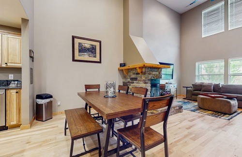 Ronald Condo | Experience the best of the Pacific Northwest at the Villages at Roslyn Ridge