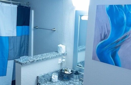 Smyrna Apartment | Experience the Braves in Style and Comfort! Near Cumberland Mall & Roxy Theatre