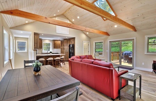 Pittsfield House | Experience the charm of Peak Hill Home, Entire home in Killington/Pittsfield, Vermont