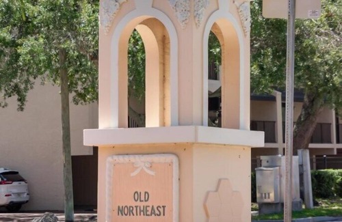 Historic Old Northeast House | Experience the Vibrant Downtown St Pete!