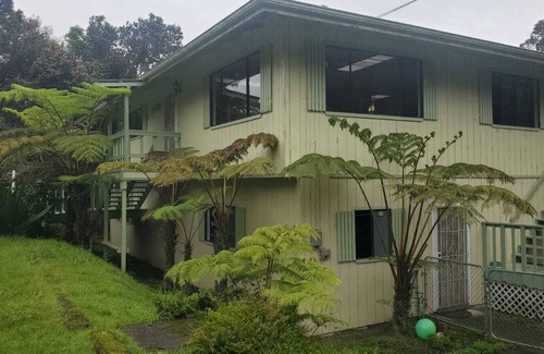 Volcano House | Experience Tranquility in a Spacious 3-Bedroom Surrounded by Hawaiian Forest