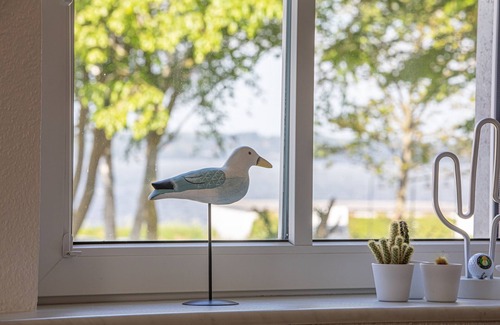 Schausende Apartment | "Experience Unforgettable Relaxation at Our Beachside Retreat!"