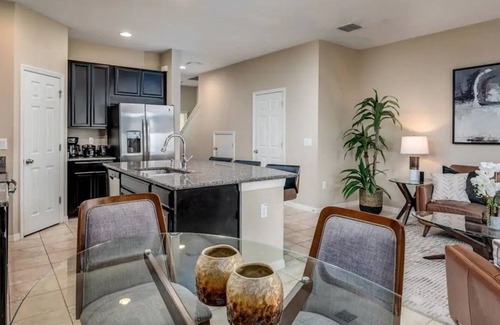 Riverview House | Experience Unparalleled Luxury and Comfort