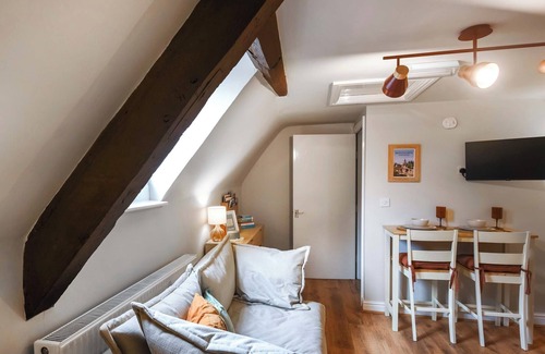 Bridgnorth Apartment | Explore all that Bridgnorth has to offer in this centrally located apartment.