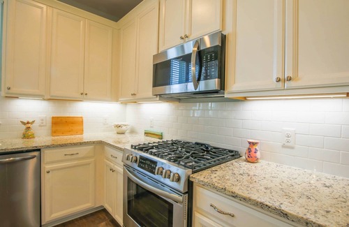 North Charleston House | Explore Charleston & Its Beaches From This Dog Friendly, Two Story Home Within Park Circle