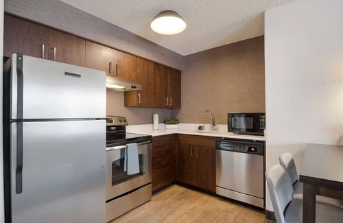 Reno/Tahoe Airport Hotel | Explore Nevada Historical Society! Pets Allowed, Free Breakfast