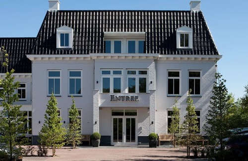 Ouddorp Hotel | Explore Scenic Trails and Coastal Charm from Your Stylish Stay! Free Breakfast