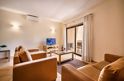 Praia da Luz Hotel | Explore the Atlantic Coastline! Full Kitchen, Swimming Pools, Beach Access!