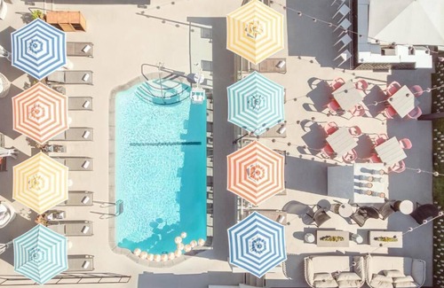 Tri-West Apartment | Explore the Best of West Hollywood! 2 Big Units with Private Kitchenettes! Pool!
