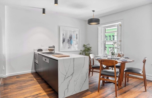 Hobart Central Business District Apartment | Explore the Quaint Cafe Locale from Saddlers House